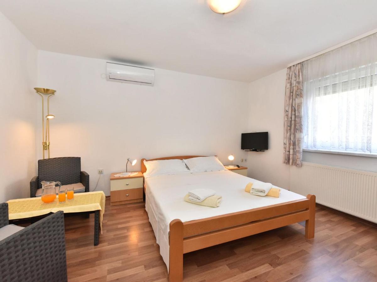 Traditional Apartment In Zadar With Garden Εξωτερικό φωτογραφία